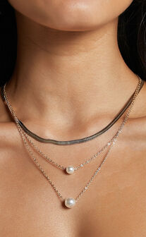 Wilma Necklace - 3 Layered Chain & Pearl Pendant Necklace in Gold