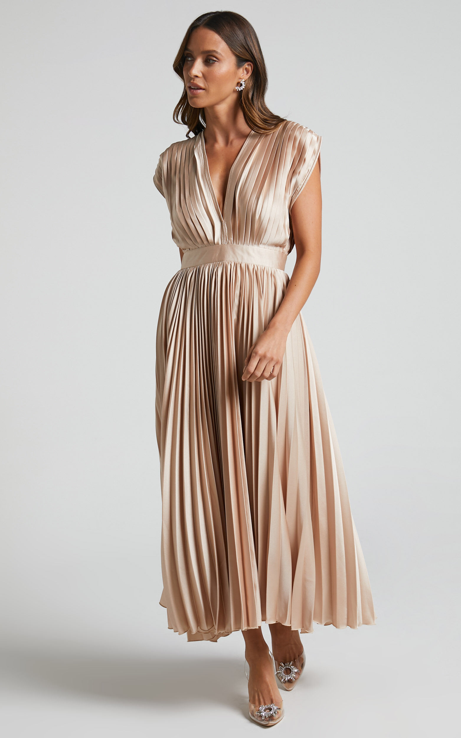 Long dress with pleats 2025