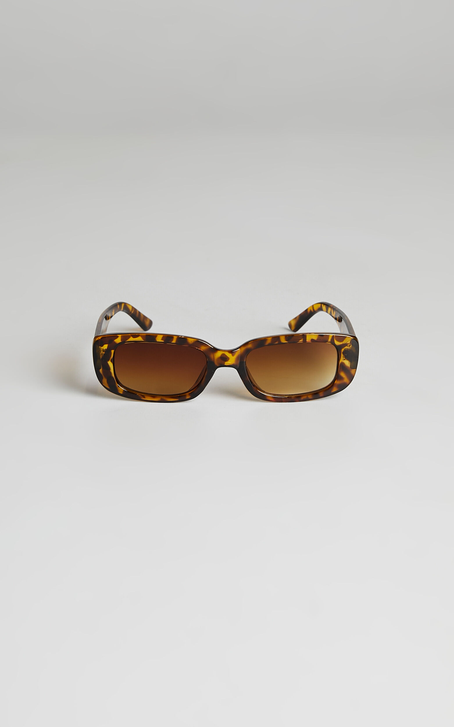 Rectangular tortoise shell glasses top