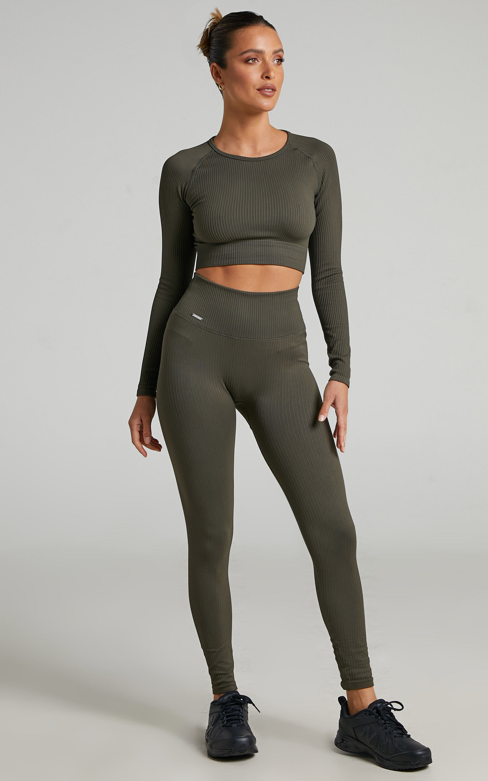 Aimn tights 2025