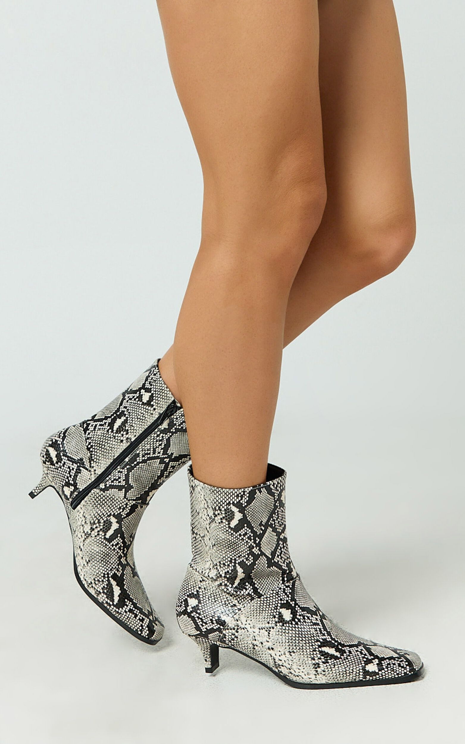 Therapy - Shade Boots in Black/White Snake - 05, BLK1