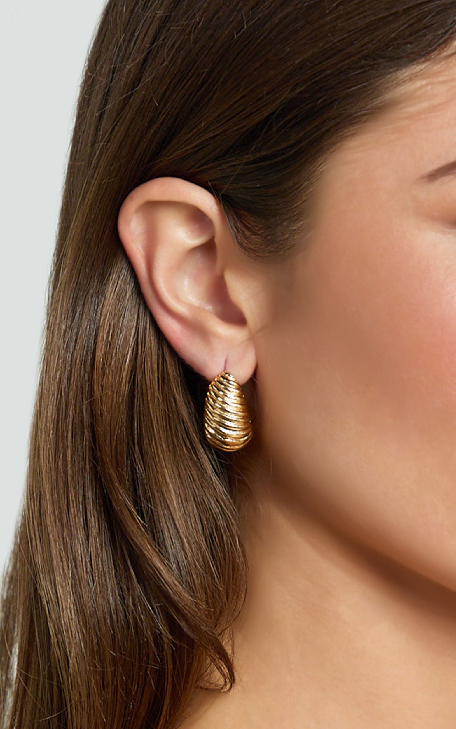 Tessa Earrings - Ridge Stud Earrings in Gold - NoSize, GLD1