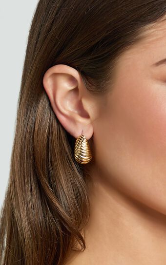 Tessa Earrings - Ridge Stud Earrings in Gold
