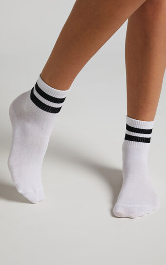 Vasilisa Stripe Crew Socks  Pack of 2 in White and Black
