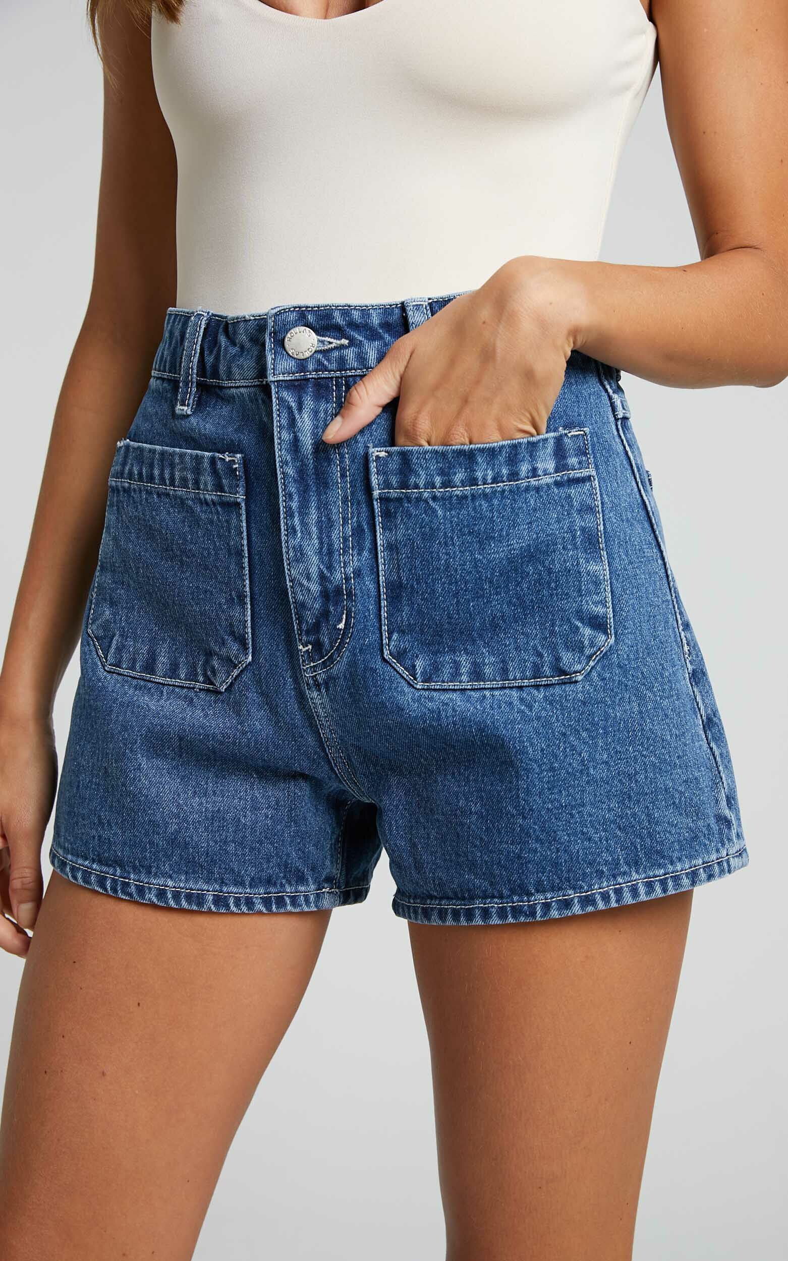 Rolla s DUSTERS SAILOR SHORT BROOKE BLUE in Mid Wash Denim