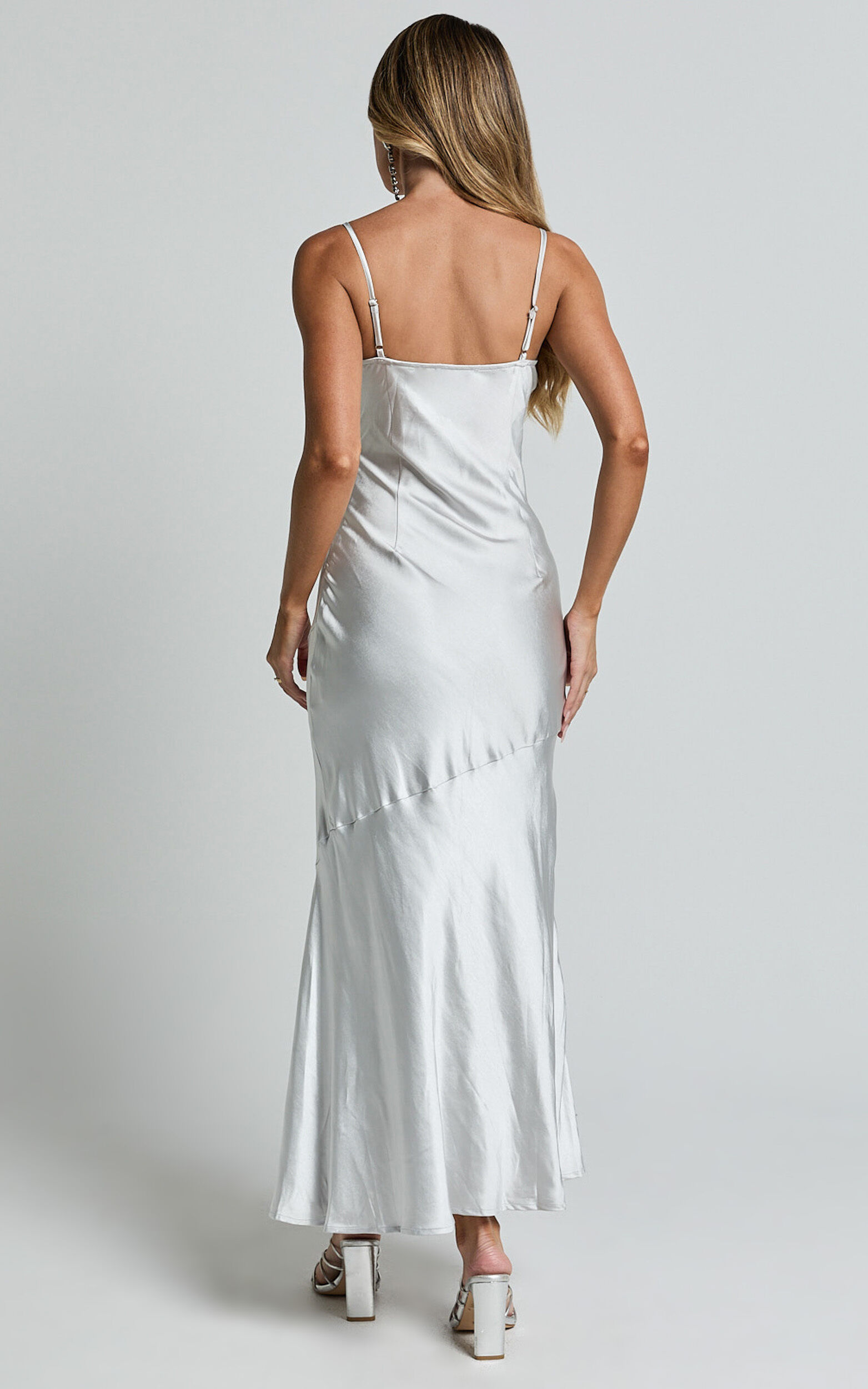 yo BIOTOP】Silk U dress