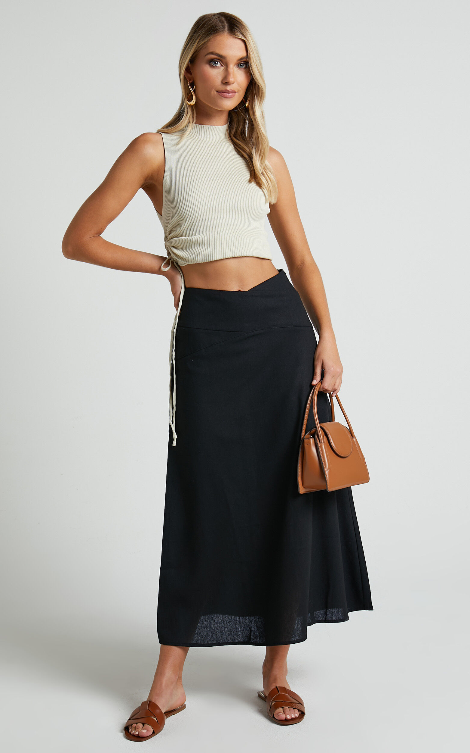 High waisted skirt deals crop top look