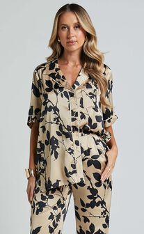 Laila Top - Short Sleeve Button Through Relaxed Shirt in Black and Cream Print