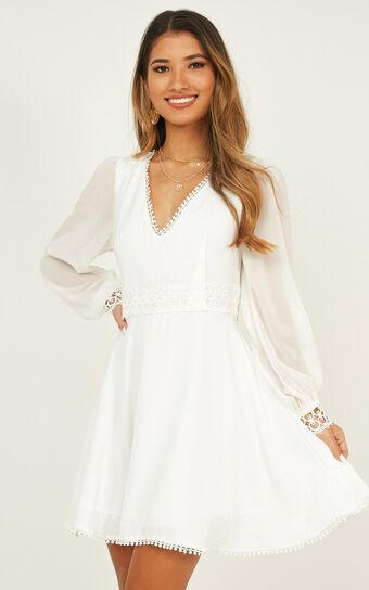 Hollywood Gal Dress In White