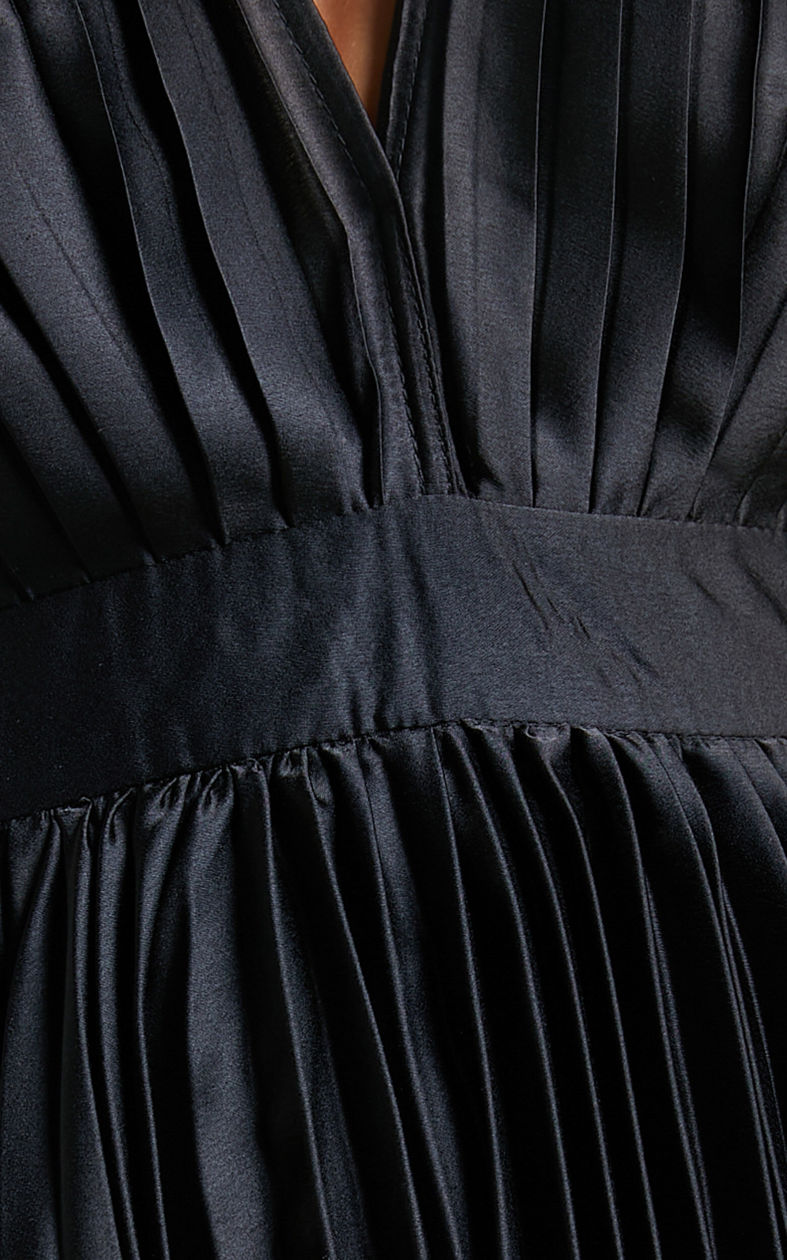 Black and deals white pleated dress