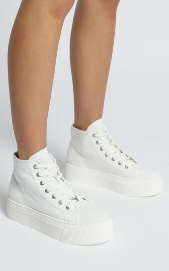Windsor Smith - Runaway Sneakers in White Canvas