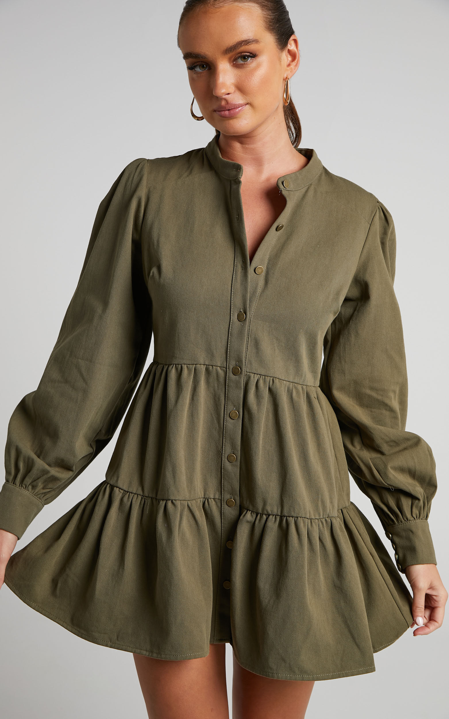 Alesana Mini Dress - Long Sleeve Button Through Tiered Shirt Smock Dress in Khaki - 06, GRN1