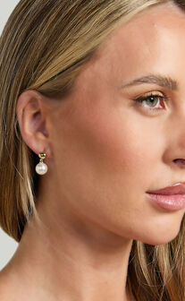 Tinsley Earrings - Drop Pearl Earrings in Gold