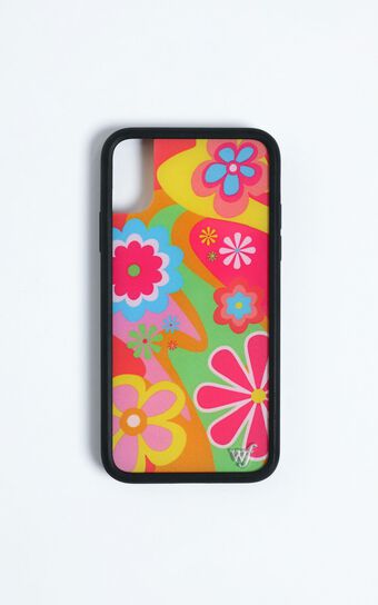 Wildflower - Iphone Case in Groovy Flowers