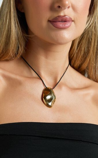 Adeline Necklace - Oval Textured Rope Necklace in Gold