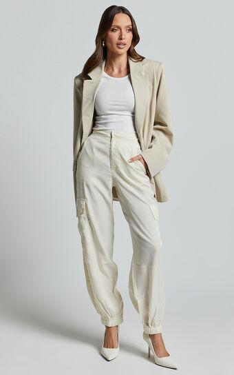 Robbie Pants - Mid Rise Cuffed Ankle Cargo Pants in Oyster