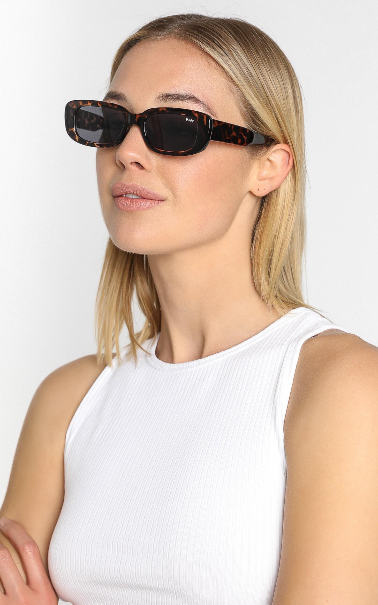 Roc Creeper Sunglasses in Tortoiseshell Showpo
