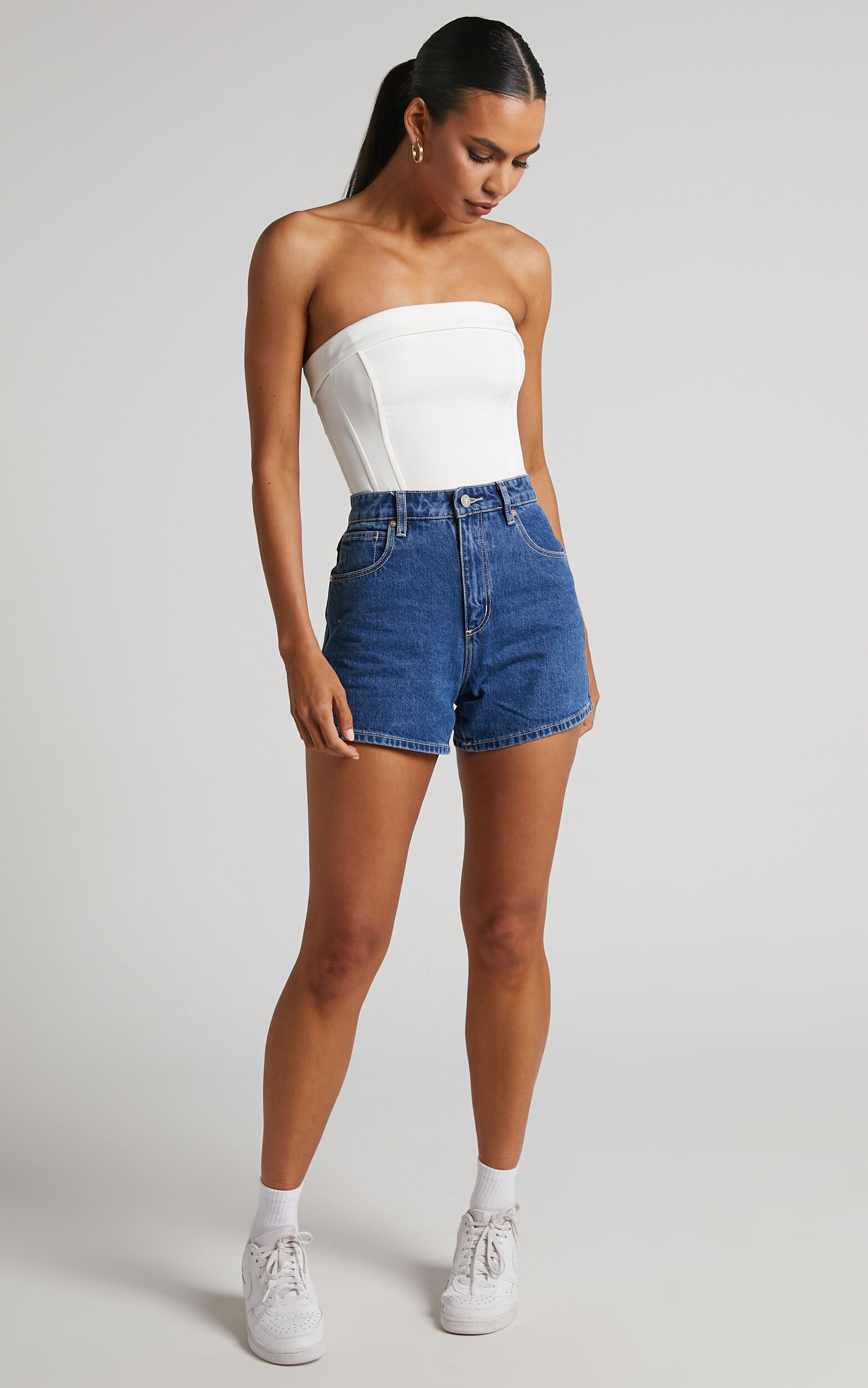 Abrand A Venice Mandy Denim Short in Mid Vintage Blue Showpo EU