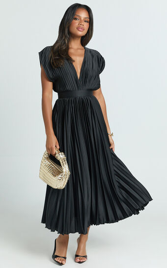 Della Midi Dress - Plunge Neck Short Sleeve Pleated Dress in Black