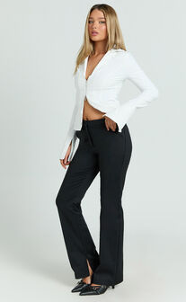 Bella Pants - Low Rise Slim Bootcut Pants in Black