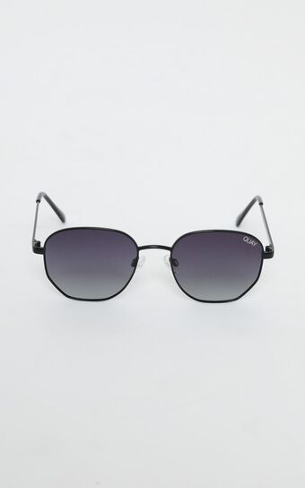 Quay - Big Time Sunglasses In Black and Smoke Lens