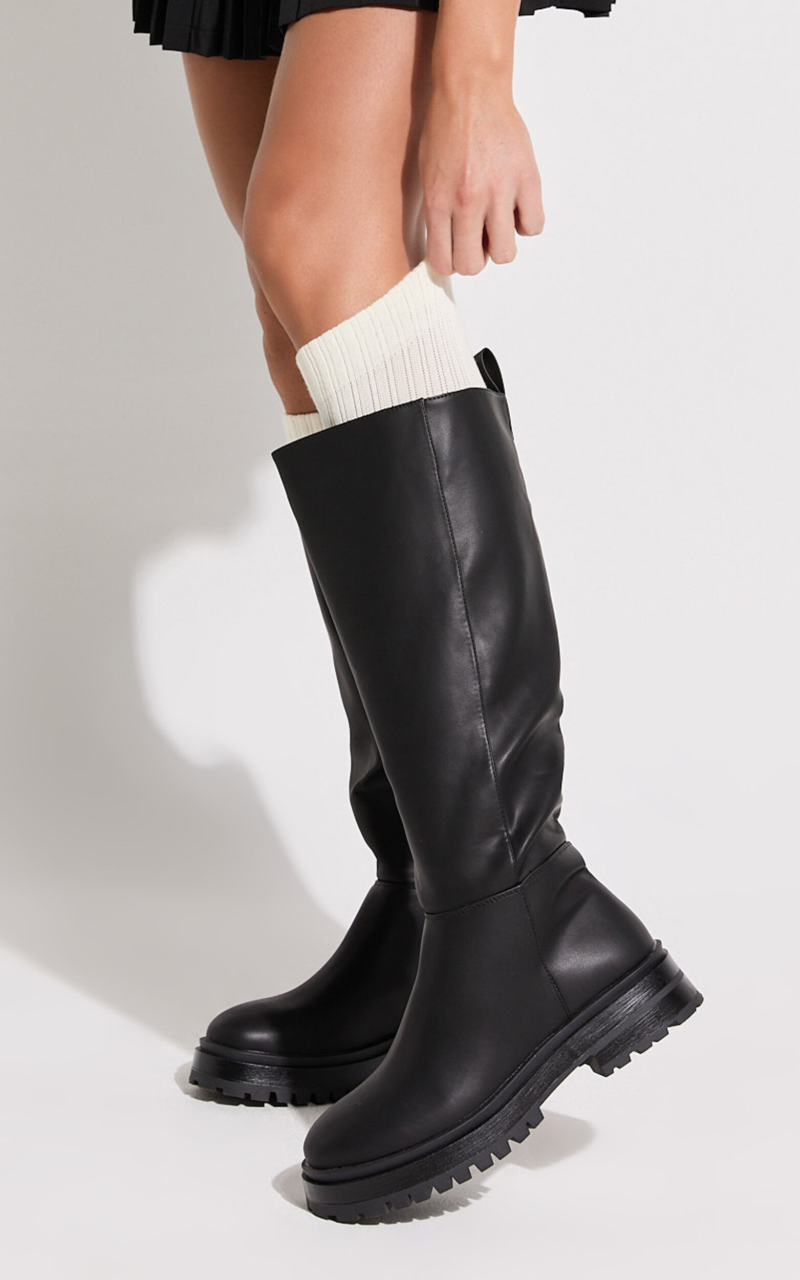 Nikki Socks - Thick Calf Length Socks in White - OneSize, WHT1