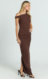 Genie Maxi Dress - Off The Shoulder Dress in Chocolate