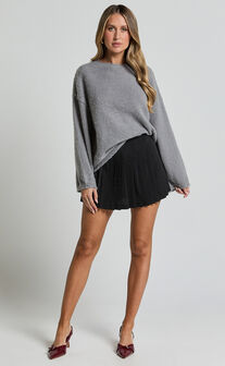 Alfie Jumper - Crew Neck Relaxed Fluffy Knit Jumper in Grey