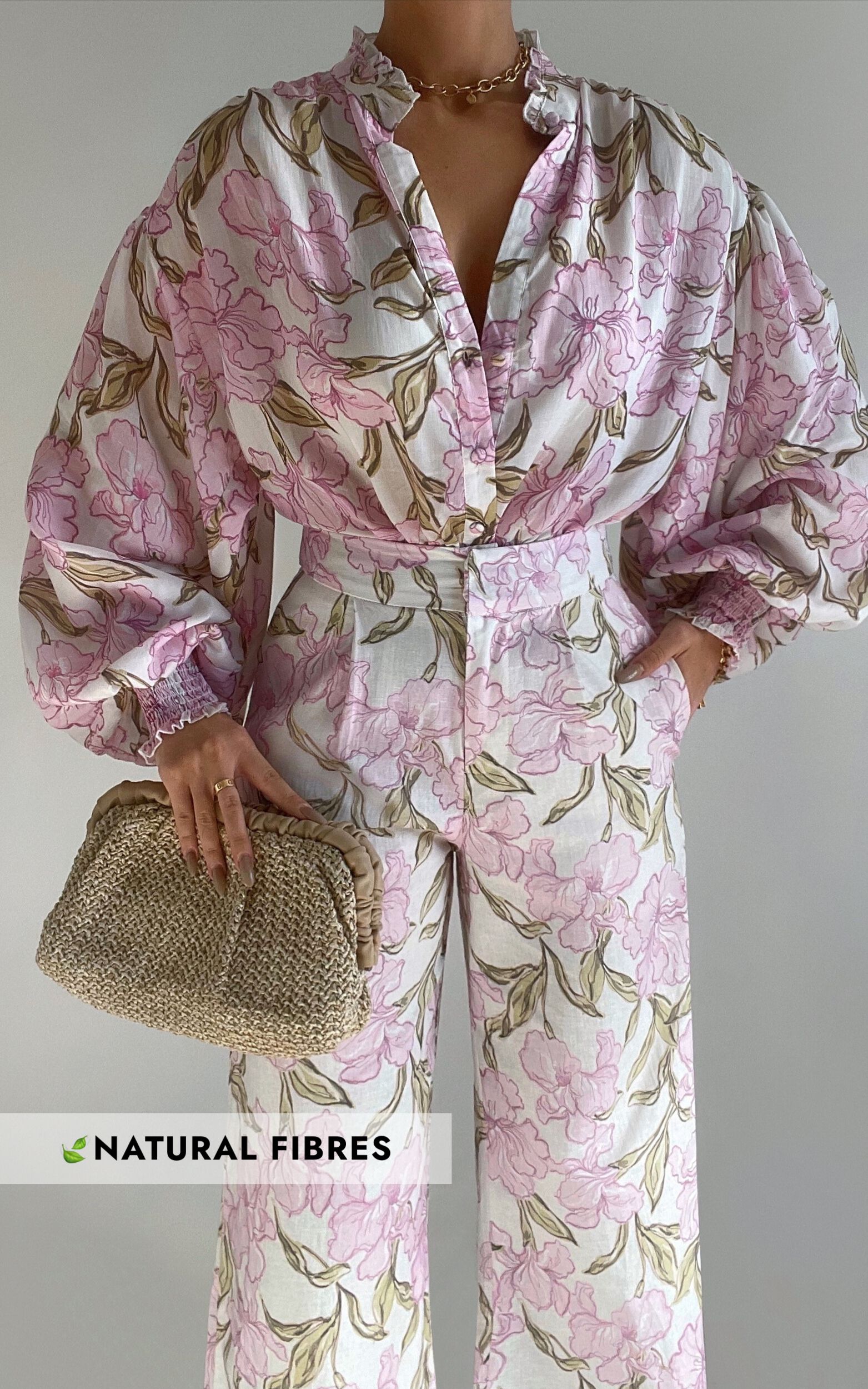 Amalie The Label - Khilan Puff Sleeve Blouse in Isia Floral - 06, WHT1