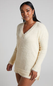 Ishani Sweater - Oversized V Neck Sweater in Cream