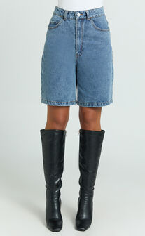 Susan Shorts - Denim Jort in Mid Blue Wash
