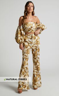 Amalie The Label - Lillian Linen Blend High Waisted Flare Pants in Frieja Print