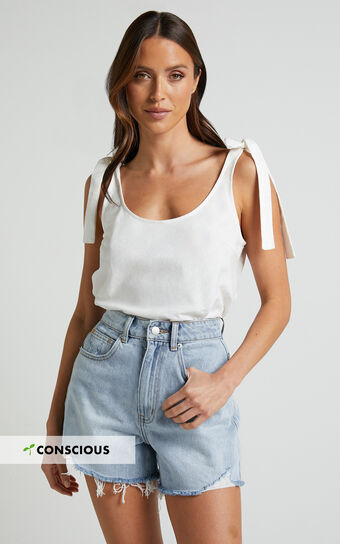 Bonnie Top - Tie Strap Scoop Neck Cami in White