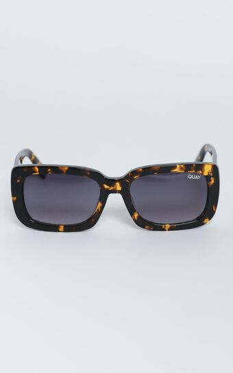 Quay - Yada Yada Sunglasses in Tort / Smoke