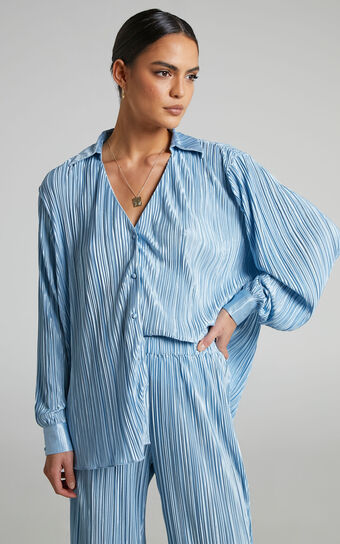 Beca Shirt - Plisse Button Up Shirt in Cornflower