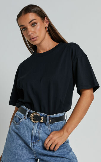 Prizza Top - Longlinge Boyfriend Tee Top in Black