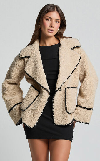 Adeline Jacket - Oversized Blanket Stitched Shearling Jacket in Caramel