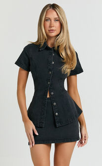 Paige Top - Button Down Short Sleeve Denim Top in Washed Black