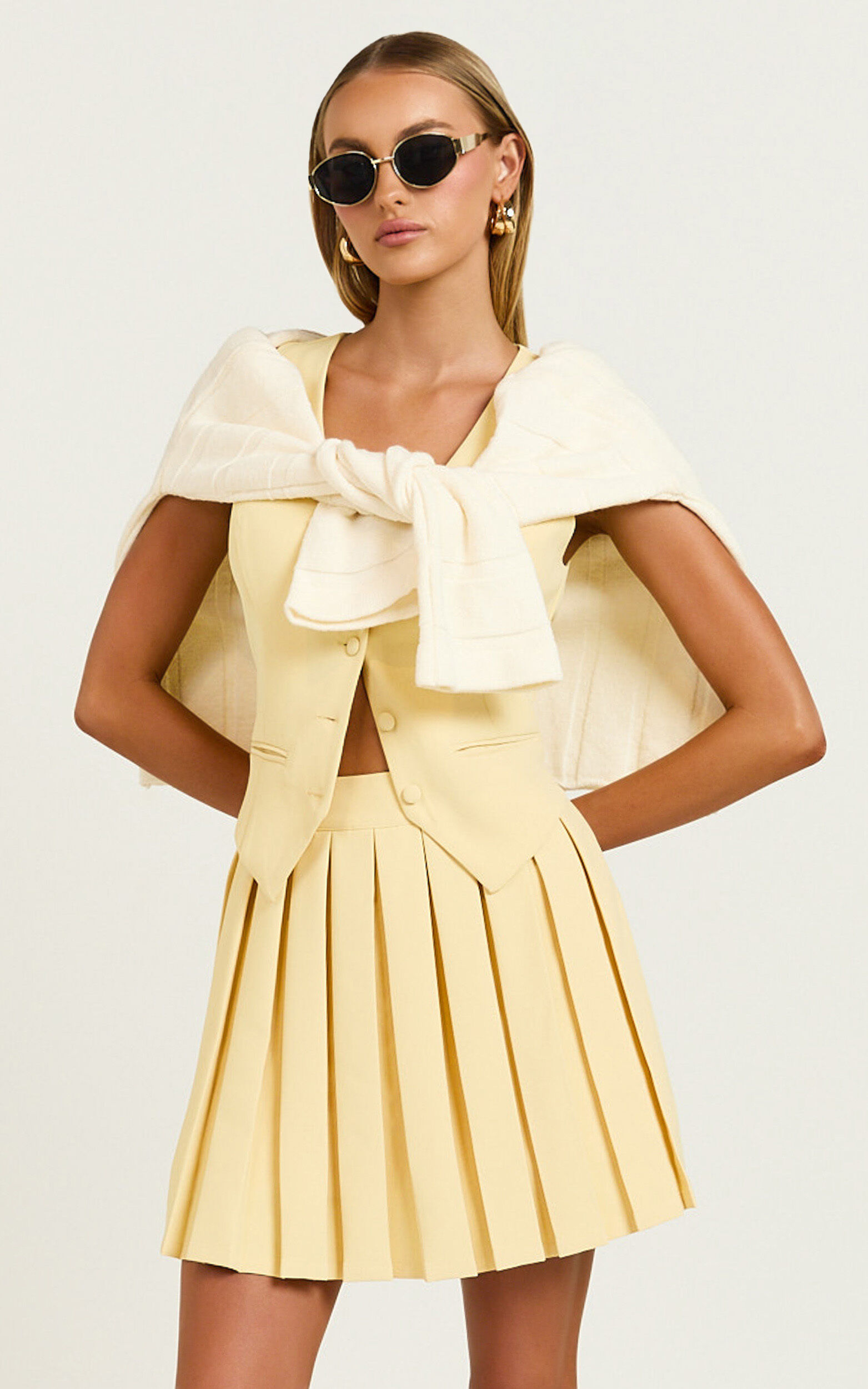 A line yellow skirt outlet