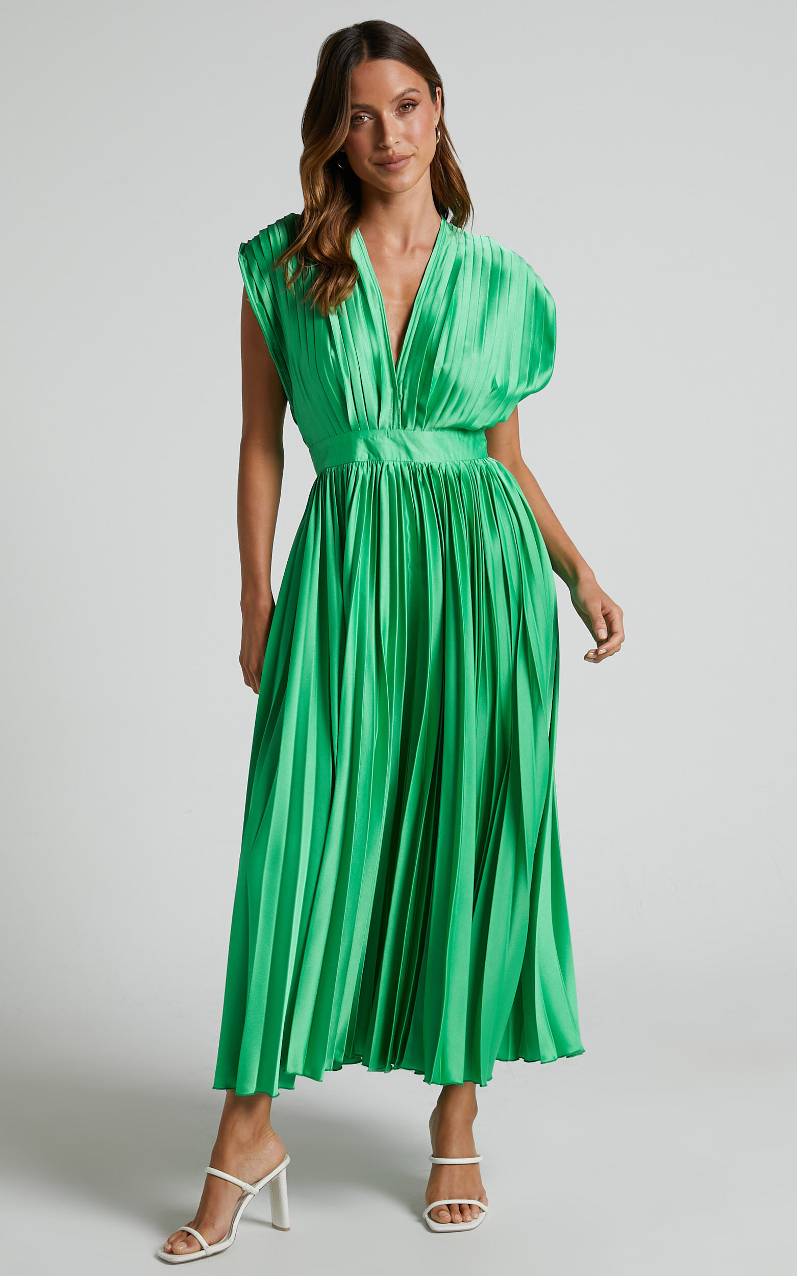 Della Midi Dress - Plunge Neck Short Sleeve Pleated Dress in Green ...
