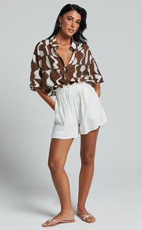 Nadiane Blouse - Collared Button Through Blouse in Chocolate Mono Wave