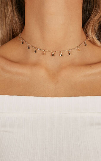 Lights Down Low choker in Gold