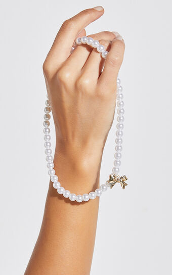 Wallace Necklace - Bow Shaped Pearl Necklace in Gold