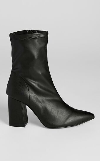 Therapy - Mitchell Boots in Black