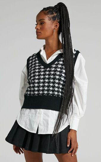 Harlem Knit Vest in Black Houndstooth
