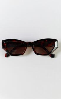 Wenalyn Sunglasses - Angular Cat Eye Sunglasses in Torte