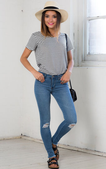 Kendall Skinny Jeans In Medium Wash Denim