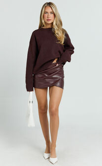 Patricia Mini Skirt - Mid Rise Fitted Patent Leather Skirt in Wine
