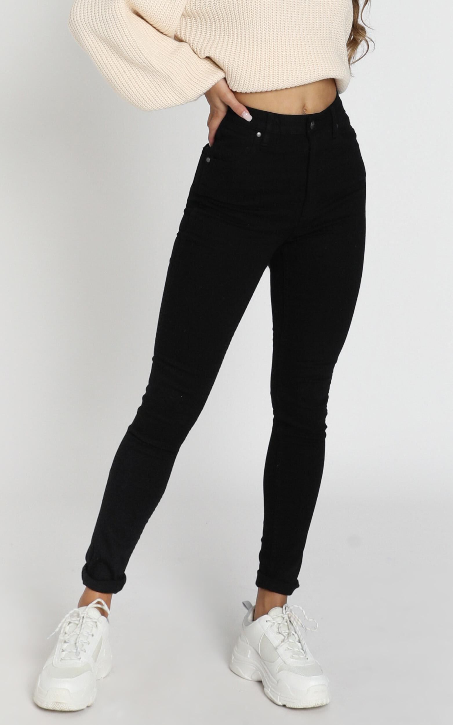 Wrangler hi shop pins black