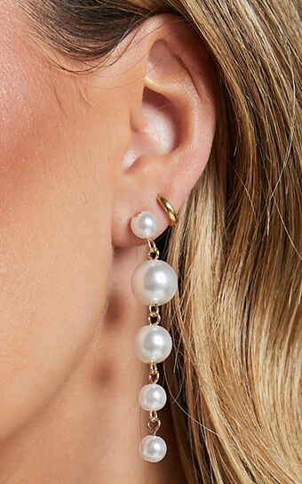 Oidessa Pearl Drop Earrings in Gold Pearl